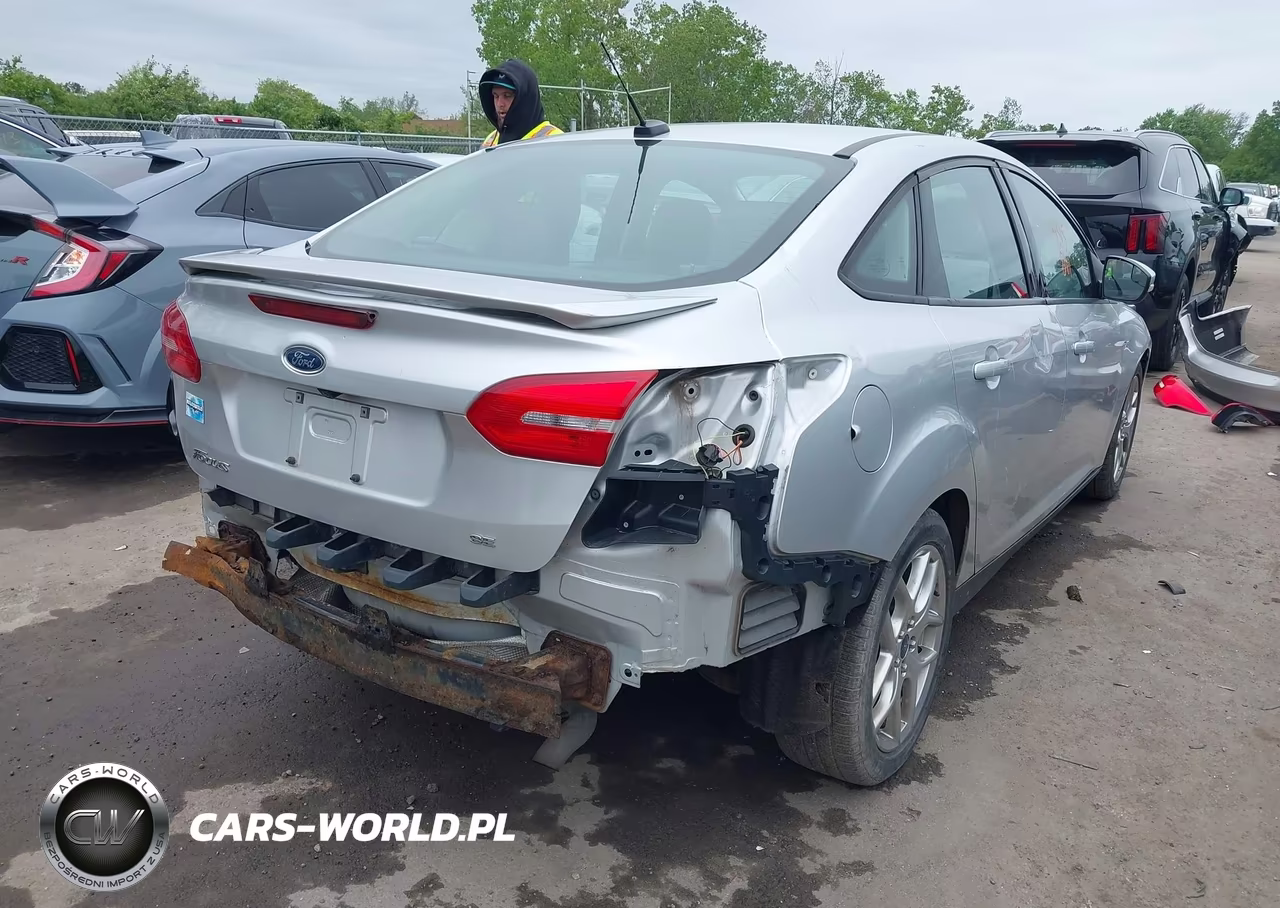 2015 Ford Focus Se VIN:1FADP3F23FL247579 - 18
