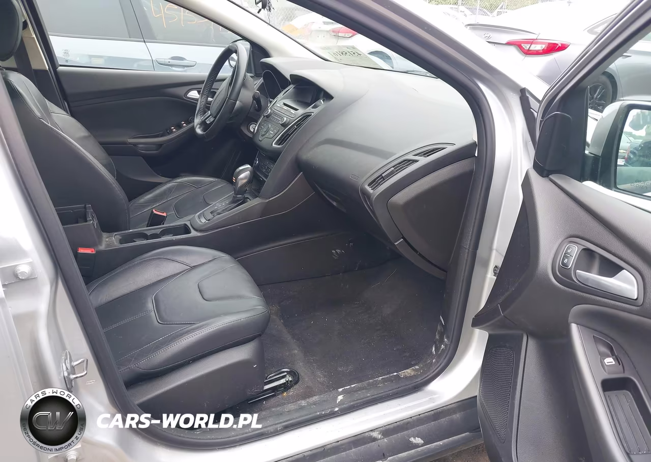 2015 Ford Focus Se VIN:1FADP3F23FL247579 - 5