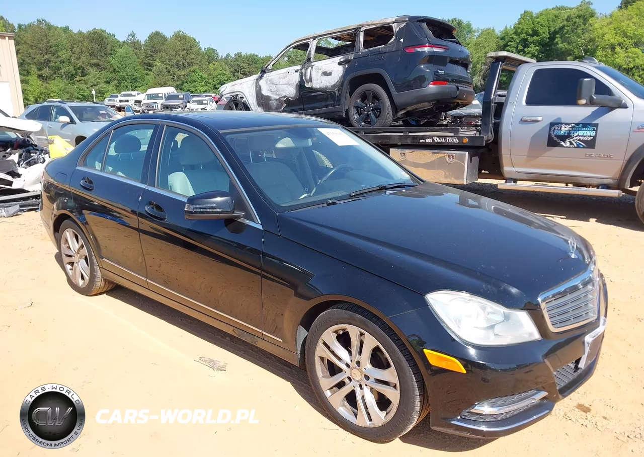 2014 Mercedes-Benz C 300 Luxury 4Matic