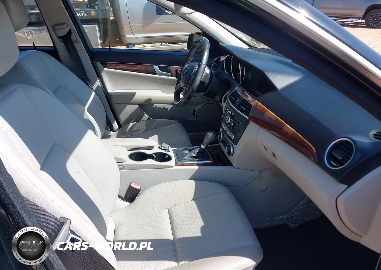 2014 Mercedes-Benz C 300 Luxury 4Matic VIN:WDDGF8AB6EG172601 - 5