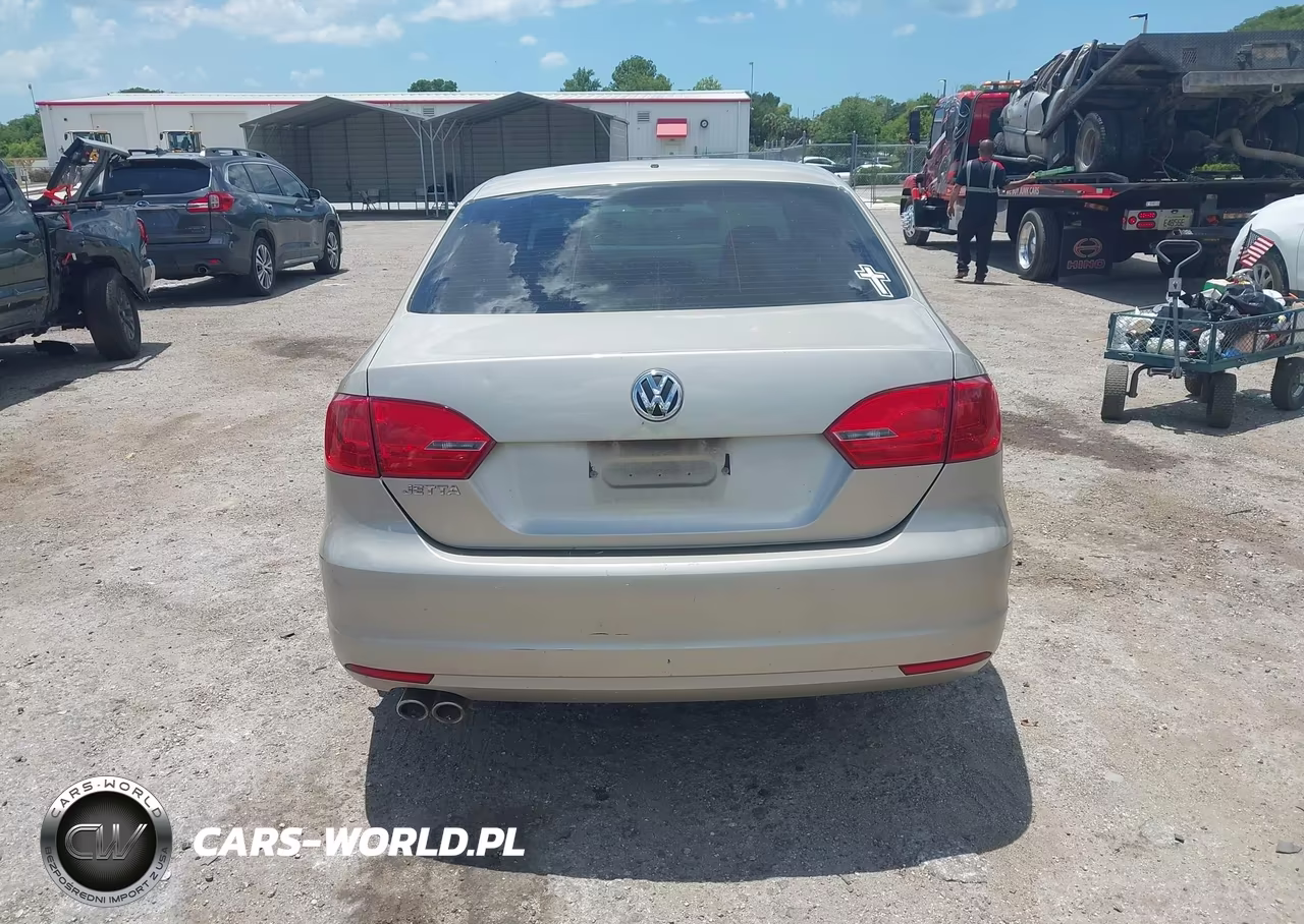 2013 Volkswagen Jetta 2.0L S VIN:3VW2K7AJ4DM219255 - 16