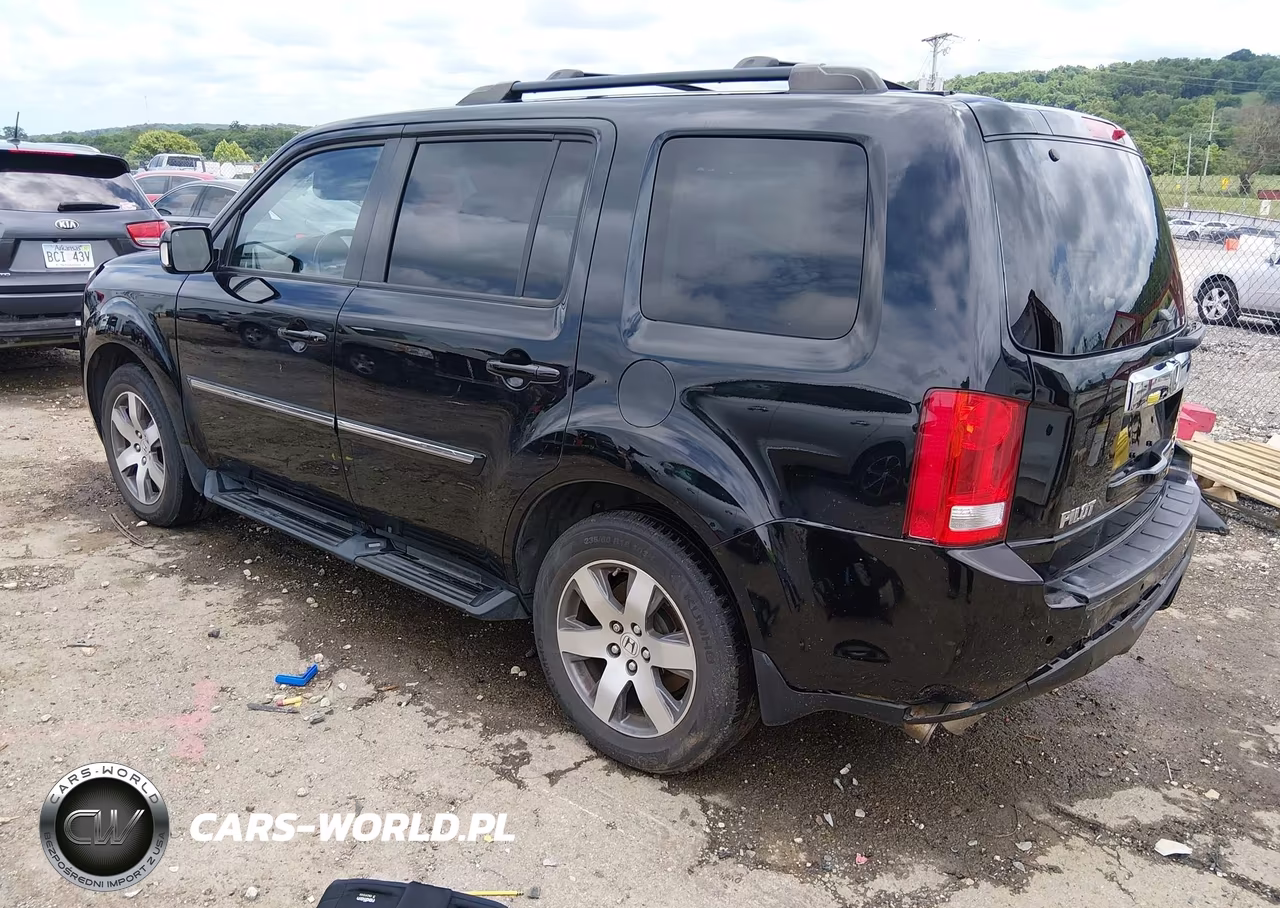 2015 Honda Pilot Touring VIN:5FNYF4H91FB028671 - 3