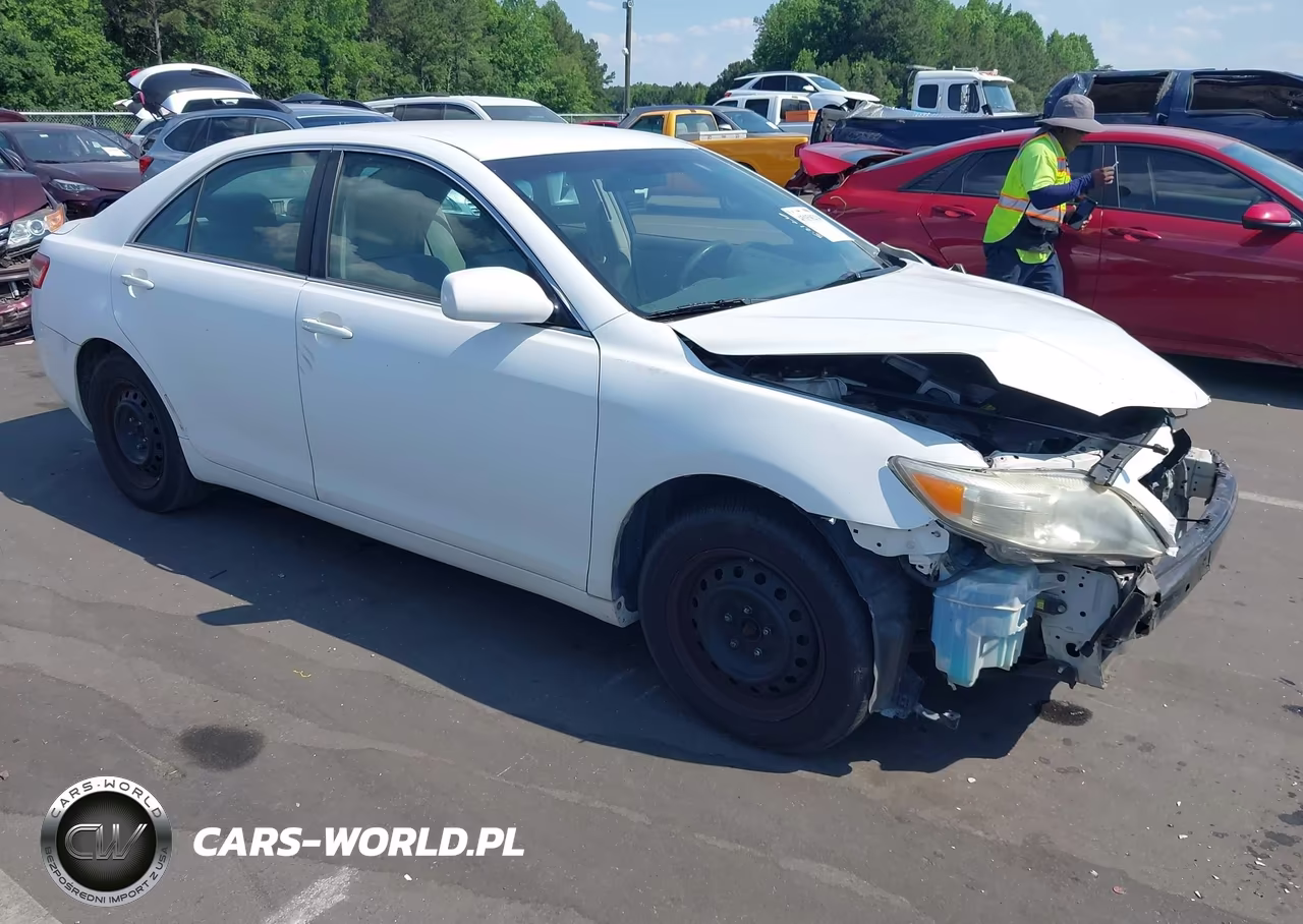 2011 Toyota Camry Le V6 – zdjęcie 1 z 16