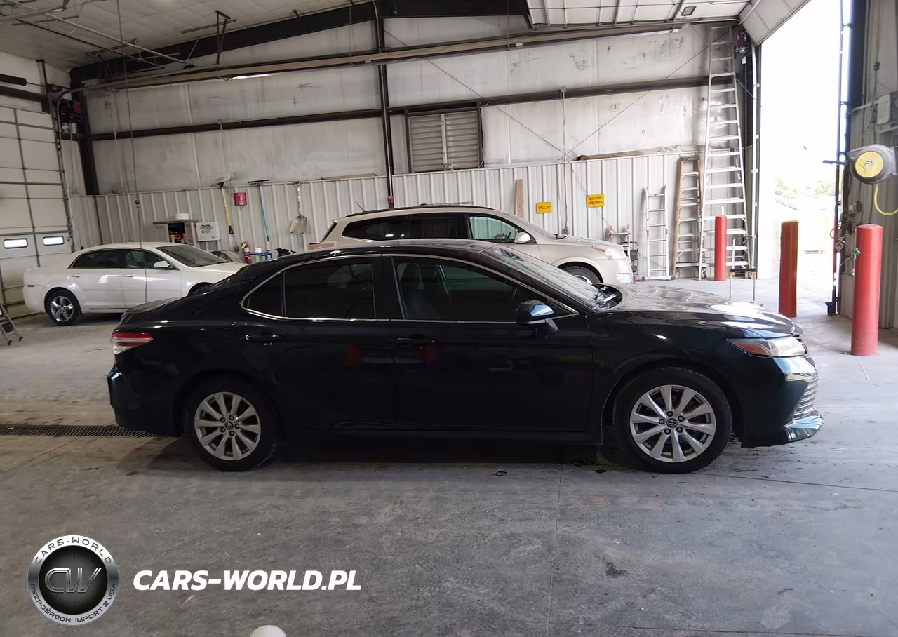2019 Toyota Camry Le VIN:4T1B11HK3KU684986 - 13