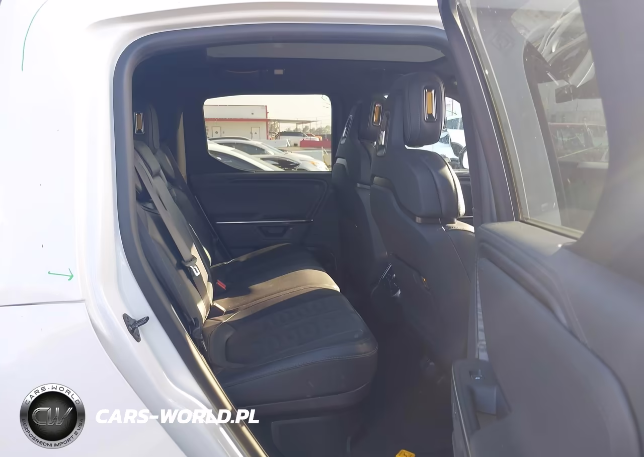 2025 Rivian R1T Adventure Dual Motor Large Pack-Adventure Dual Motor Max Pack VIN:7FCTGBAA0SN036430 - 8