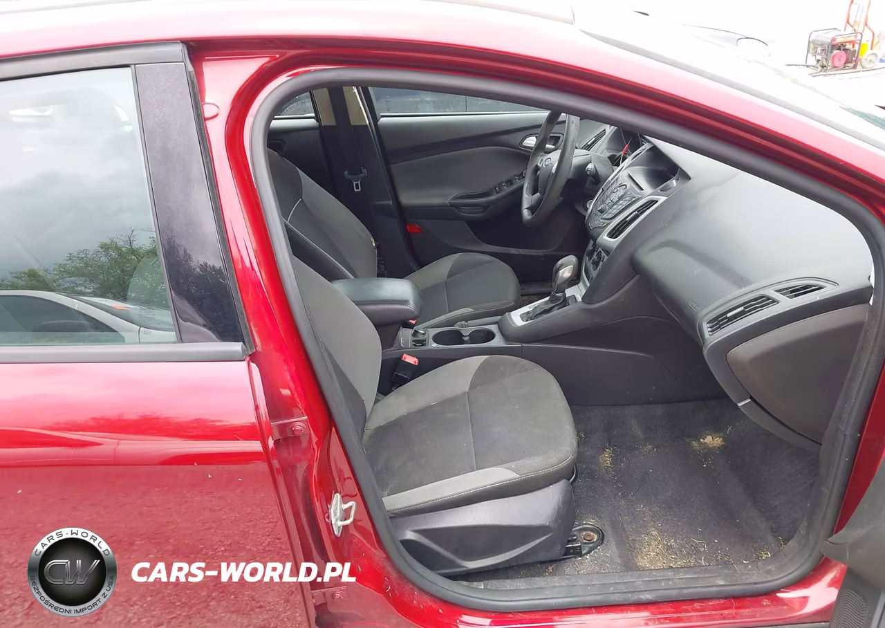2014 Ford Focus Se VIN:1FADP3K24EL116410 - 5