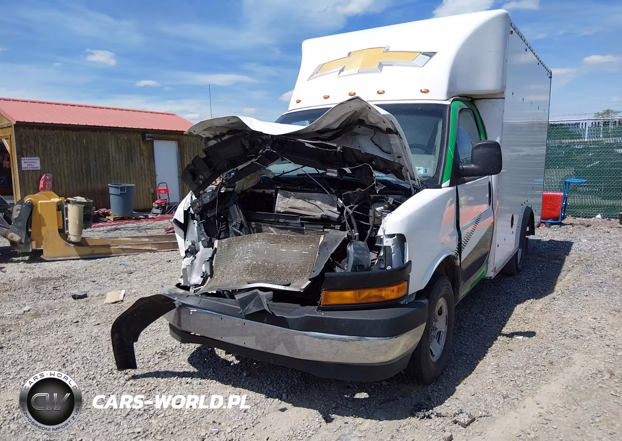 2024 Chevrolet Express Cutaway Work Van VIN:1GB0GRF7XR1194309 - 11