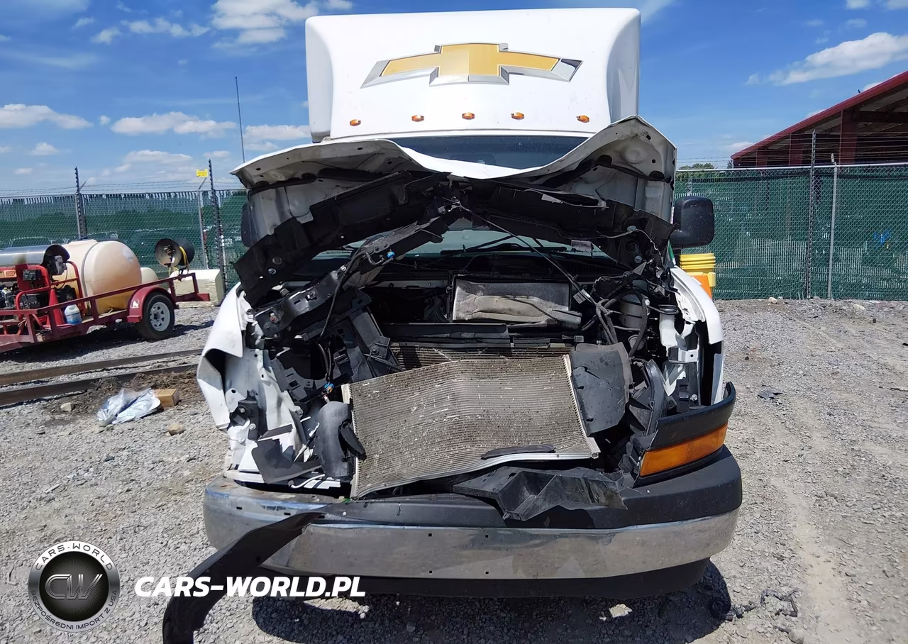 2024 Chevrolet Express Cutaway Work Van VIN:1GB0GRF7XR1194309 - 13