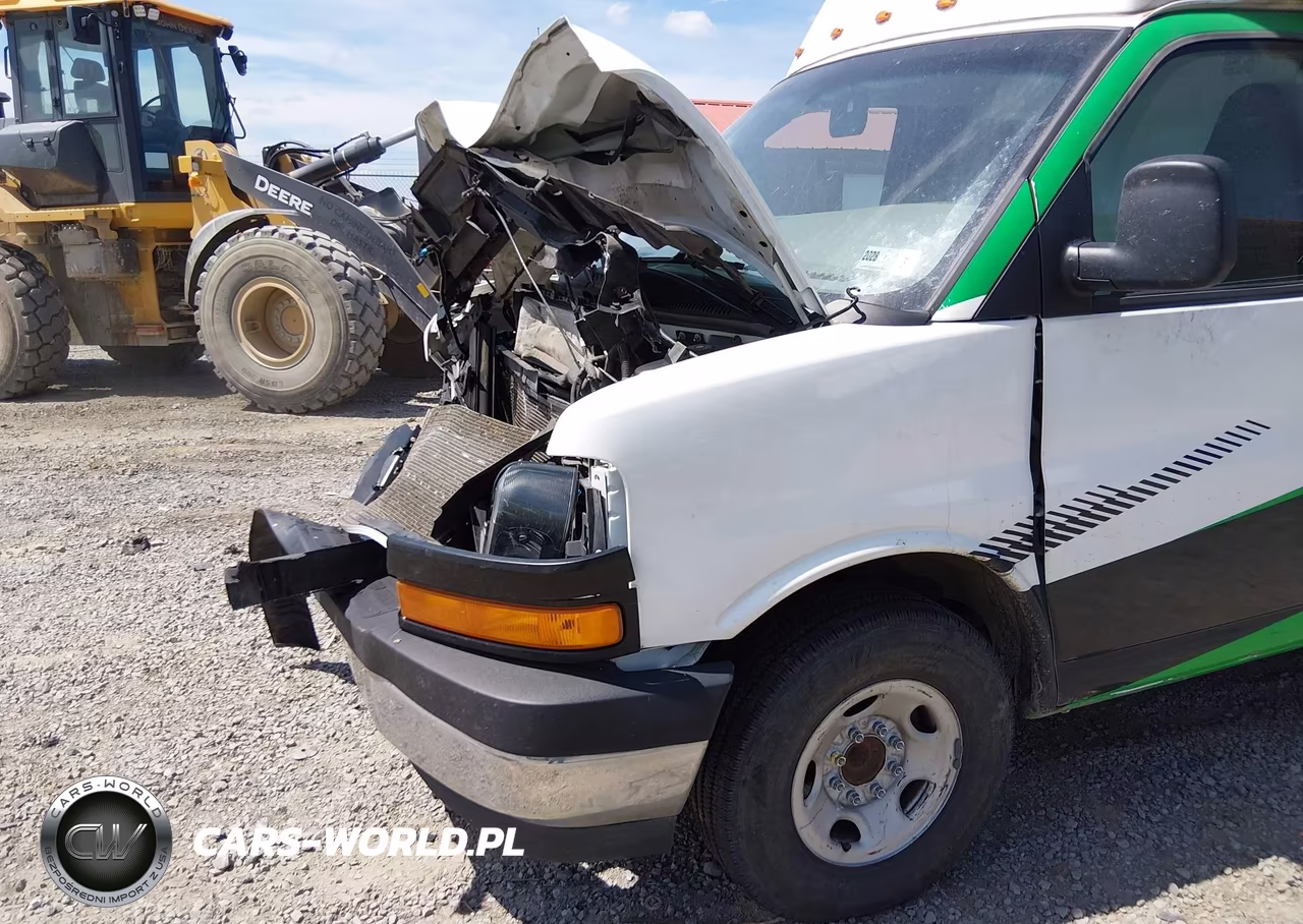 2024 Chevrolet Express Cutaway Work Van VIN:1GB0GRF7XR1194309 - 17