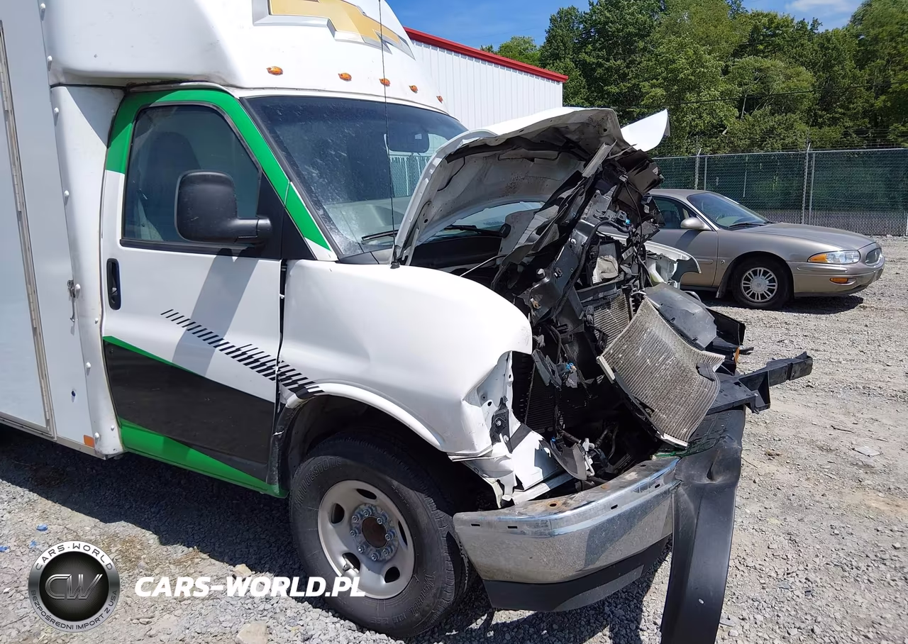 2024 Chevrolet Express Cutaway Work Van VIN:1GB0GRF7XR1194309 - 18
