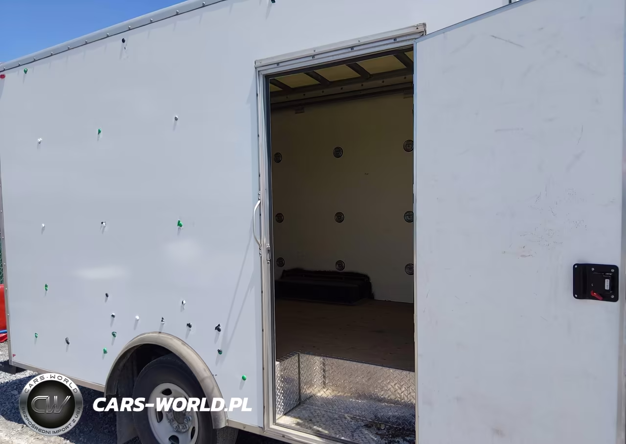 2024 Chevrolet Express Cutaway Work Van VIN:1GB0GRF7XR1194309 - 7
