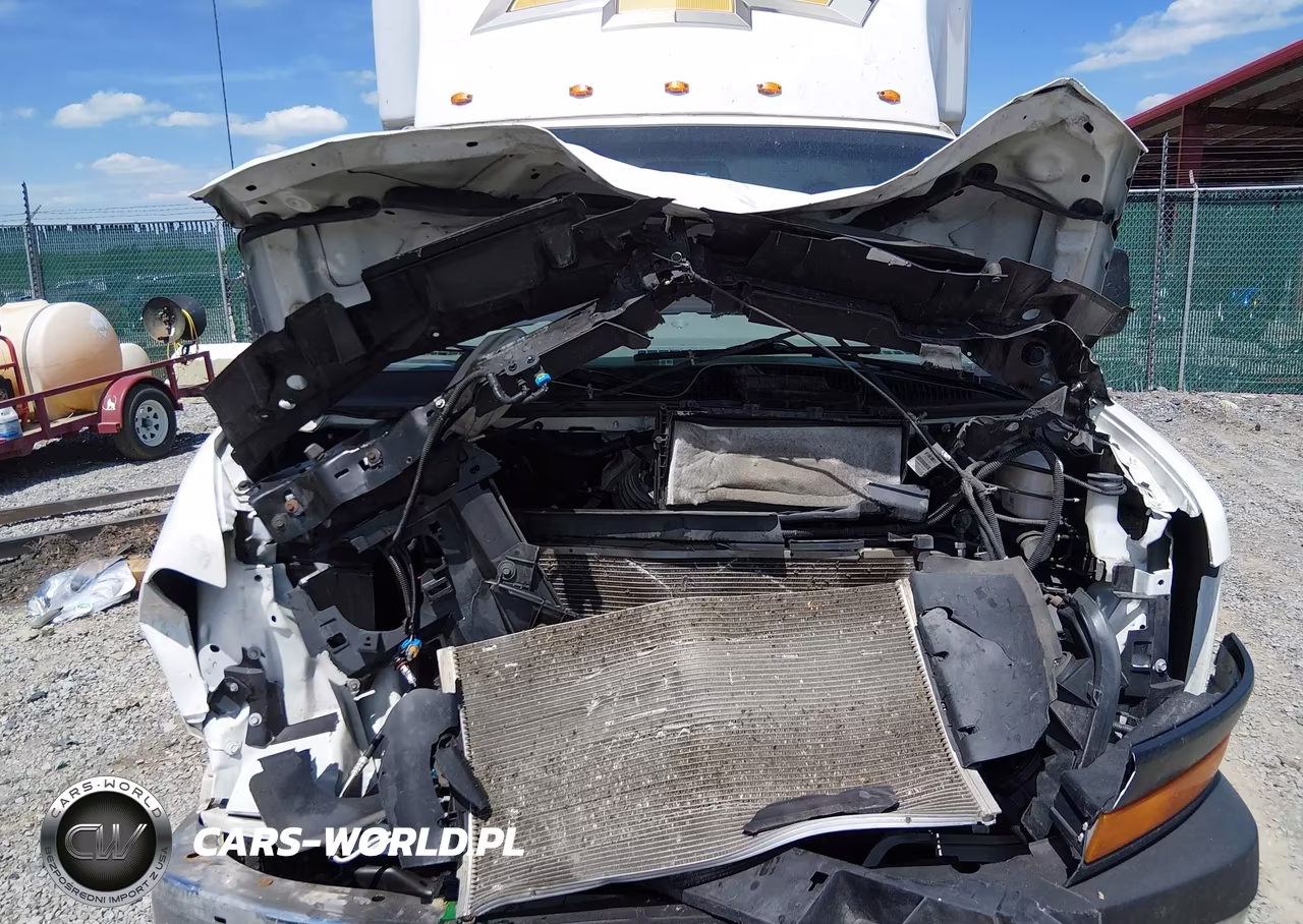 2024 Chevrolet Express Cutaway Work Van VIN:1GB0GRF7XR1194309 - 9