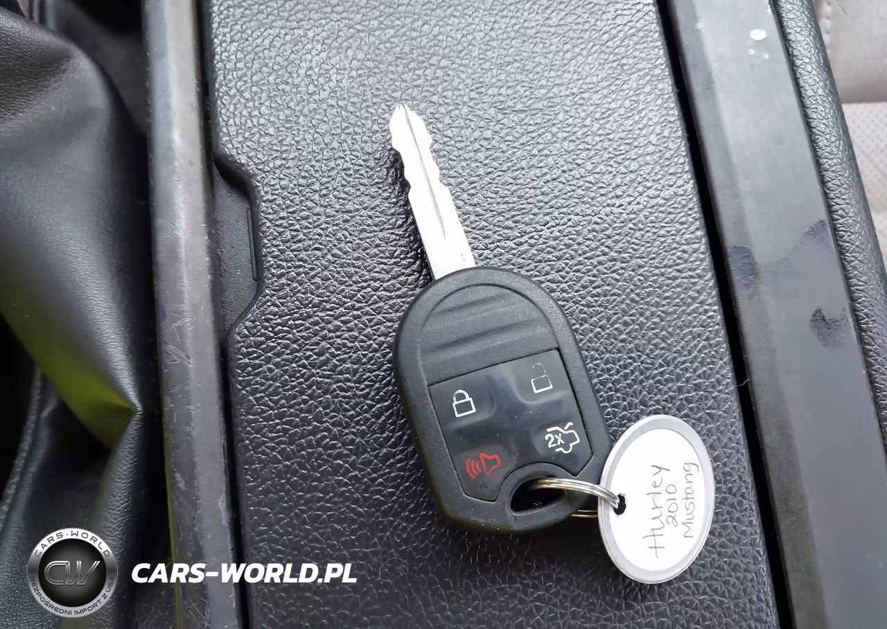 2010 Ford Mustang V6 Premium VIN:1ZVBP8AN7A5147818 - 11