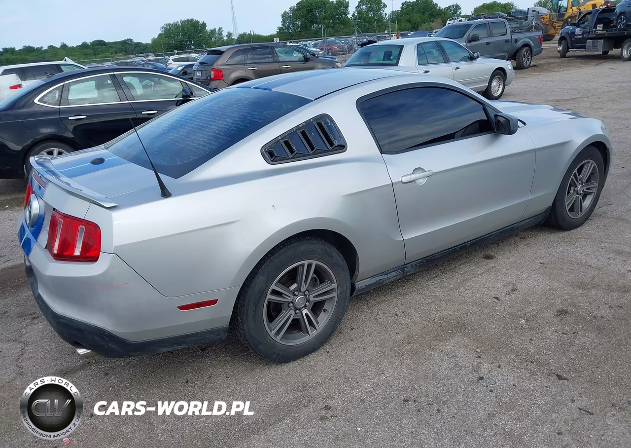 2010 Ford Mustang V6 Premium VIN:1ZVBP8AN7A5147818 - 4