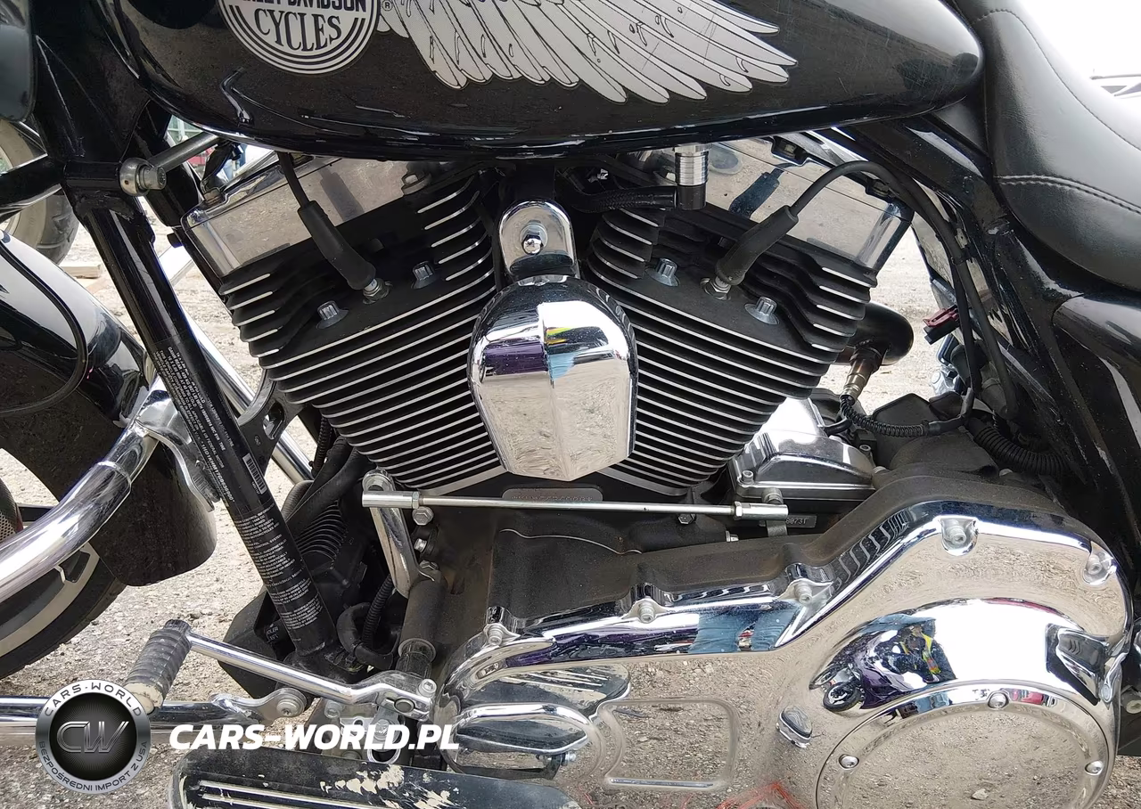 2016 Harley-Davidson Fltrx Road Glide VIN:1HD1KHM17GB636900 - 9