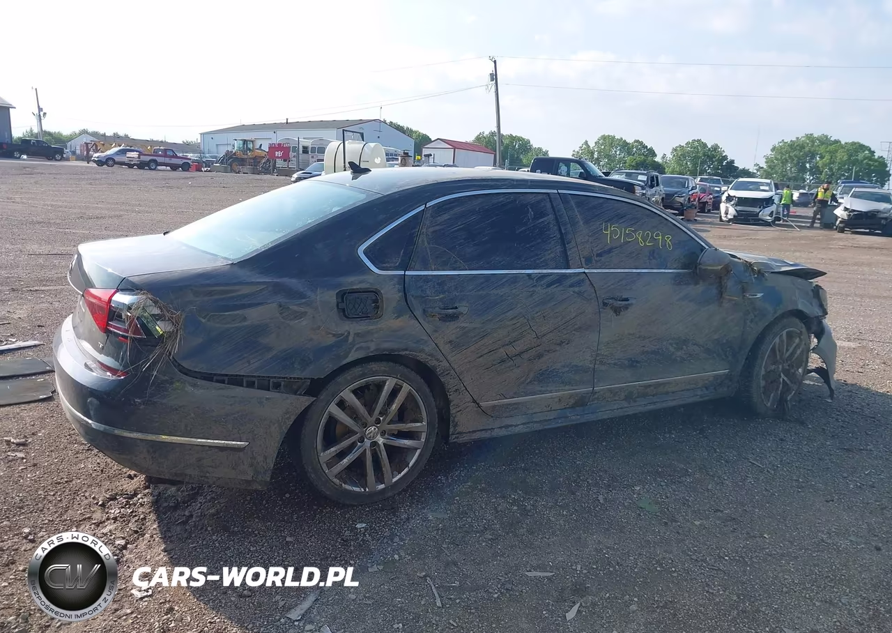2017 Volkswagen Passat 1.8T R-Line VIN:1VWDT7A38HC005853 - 13