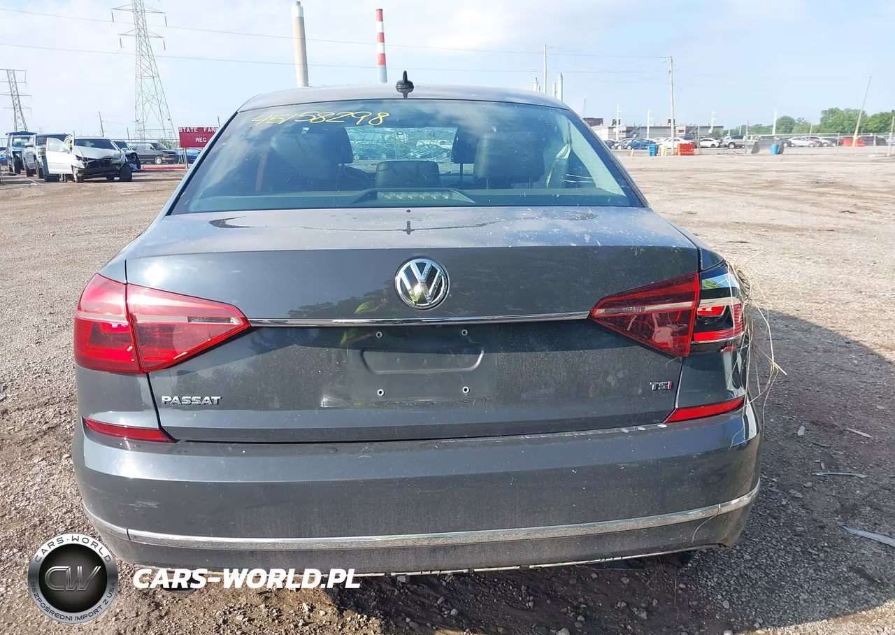 2017 Volkswagen Passat 1.8T R-Line VIN:1VWDT7A38HC005853 - 16