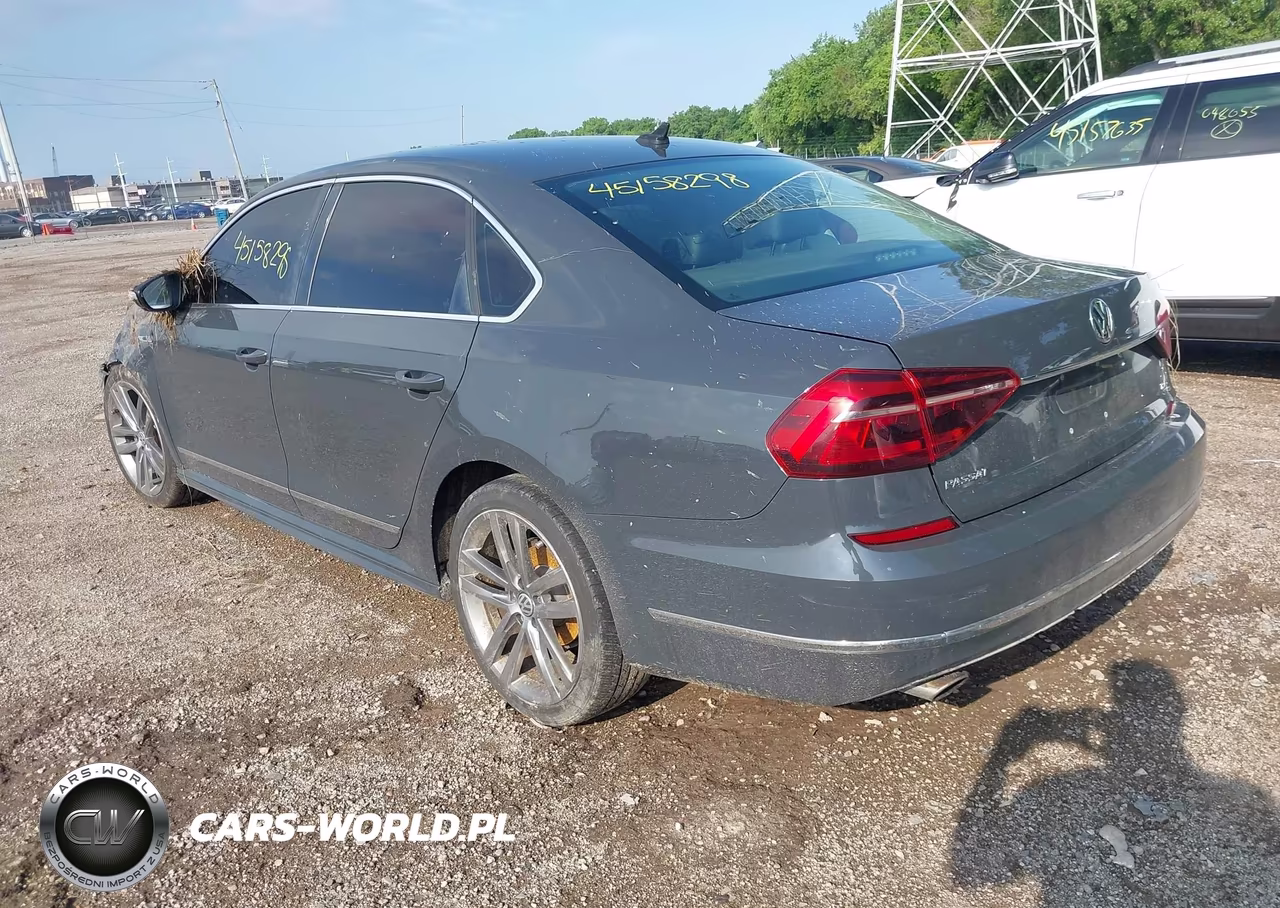 2017 Volkswagen Passat 1.8T R-Line VIN:1VWDT7A38HC005853 - 3