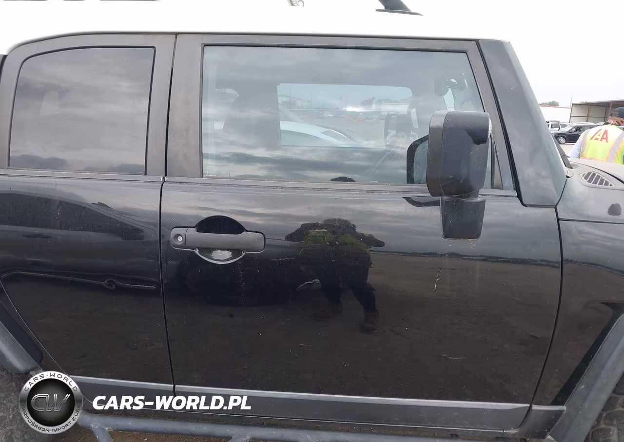 2010 Toyota Fj Cruiser VIN:JTEBU4BFXAK075506 - 13