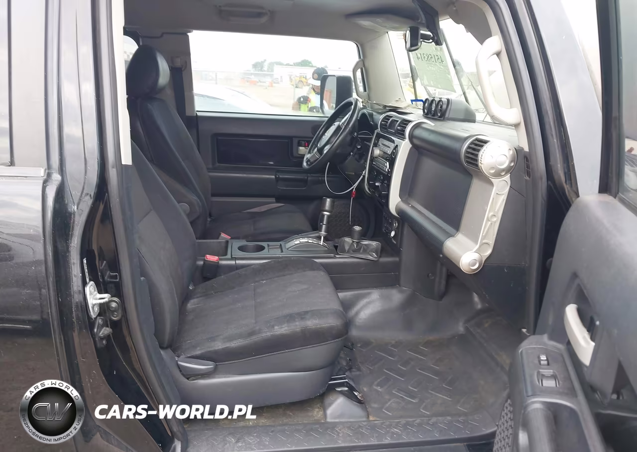 2010 Toyota Fj Cruiser VIN:JTEBU4BFXAK075506 - 5