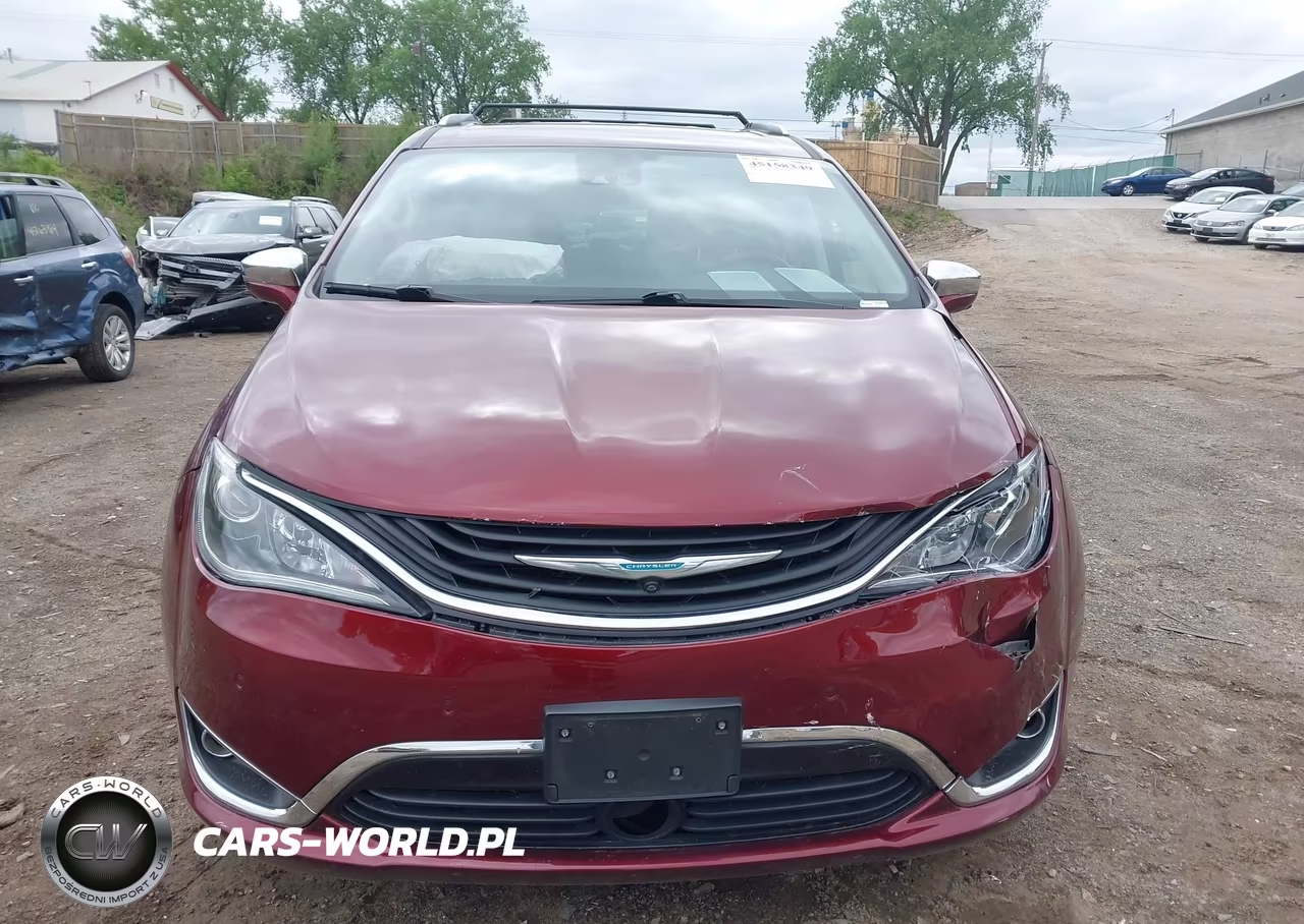 2018 Chrysler Pacifica Hybrid Limited VIN:2C4RC1N78JR365253 - 12