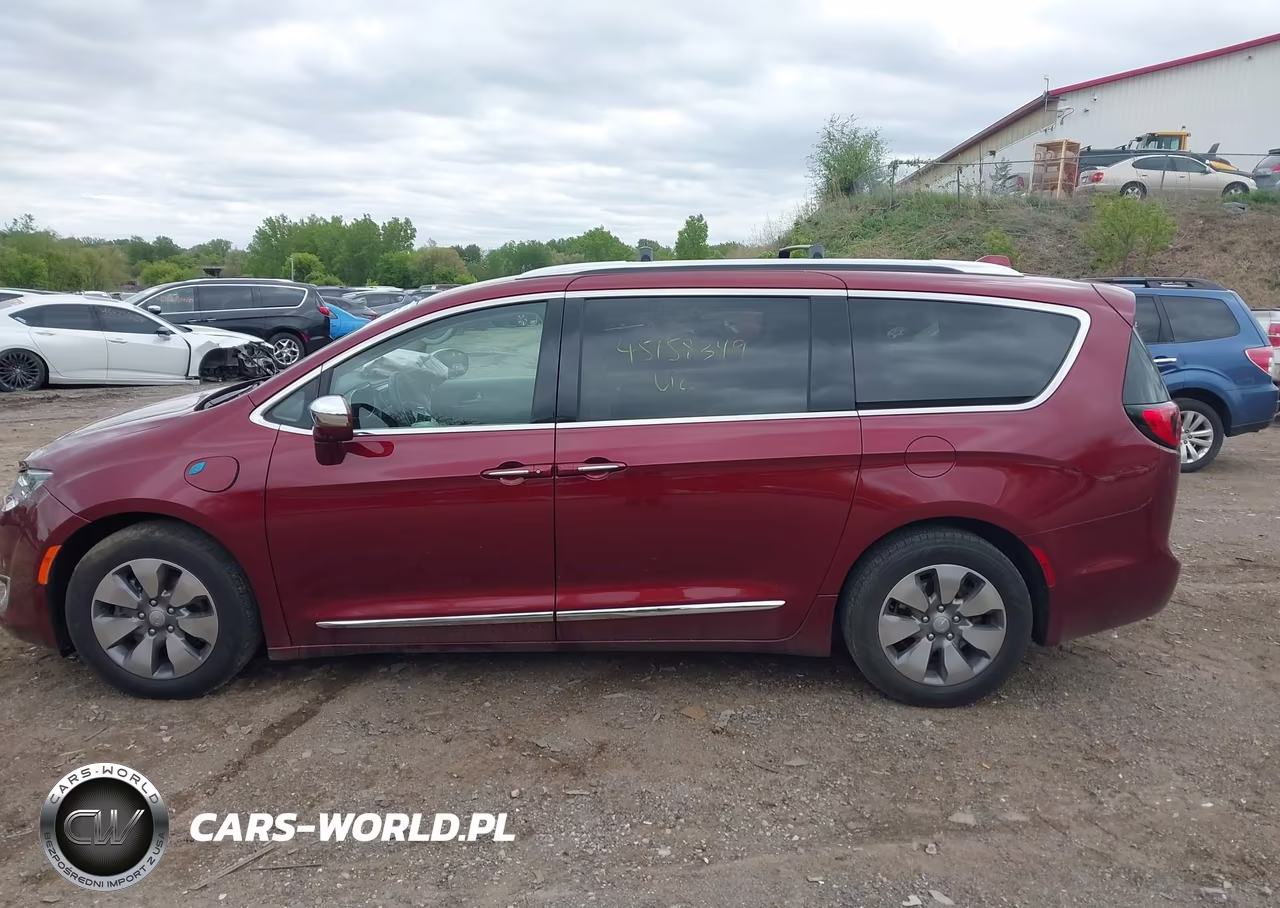 2018 Chrysler Pacifica Hybrid Limited VIN:2C4RC1N78JR365253 - 14