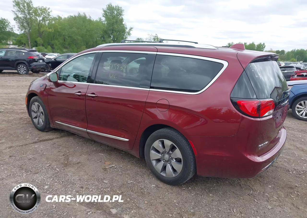 2018 Chrysler Pacifica Hybrid Limited VIN:2C4RC1N78JR365253 - 3