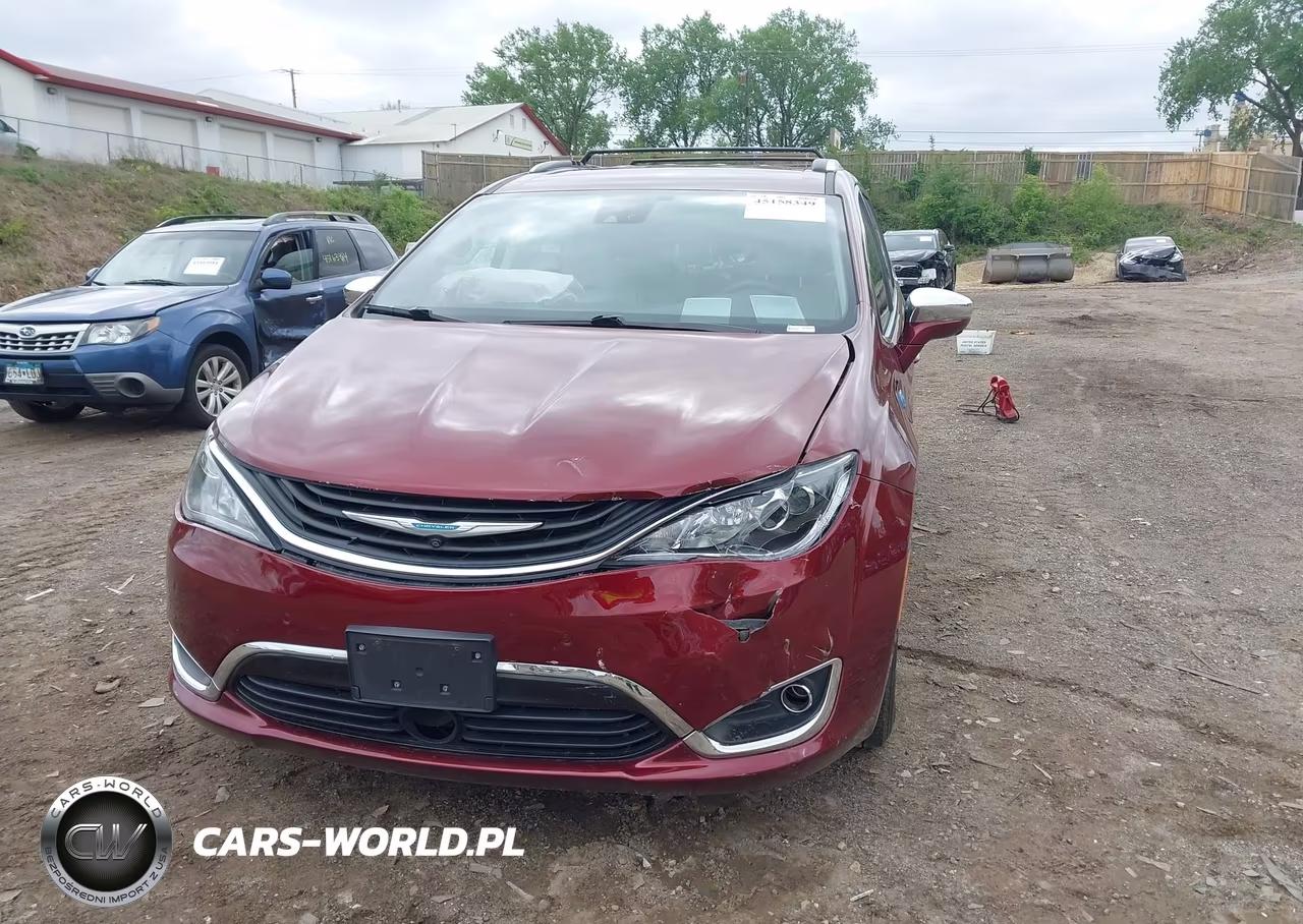 2018 Chrysler Pacifica Hybrid Limited VIN:2C4RC1N78JR365253 - 6