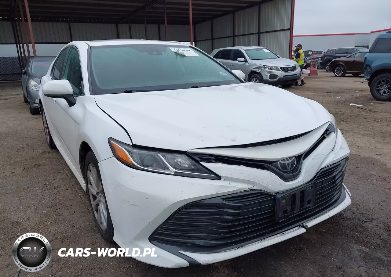 2019 Toyota Camry Le – zdjęcie 1 z 16