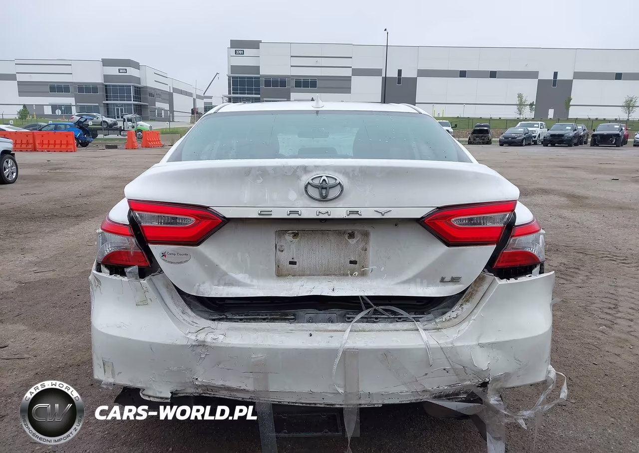 2019 Toyota Camry Le VIN:4T1B11HKXKU259605 - 16