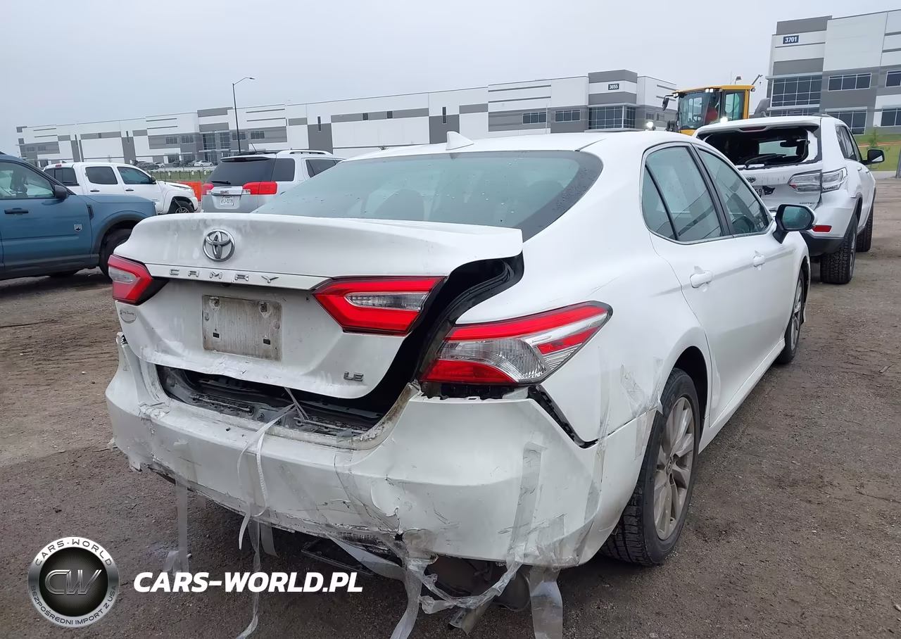 2019 Toyota Camry Le VIN:4T1B11HKXKU259605 - 4