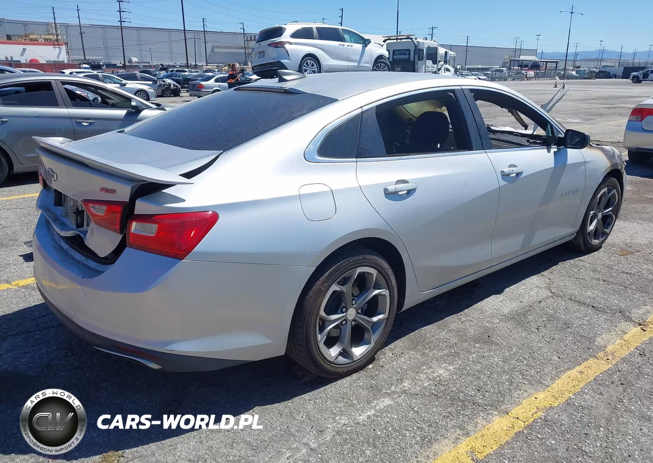 2019 Chevrolet Malibu Rs VIN:1G1ZG5ST4KF206857 - 4