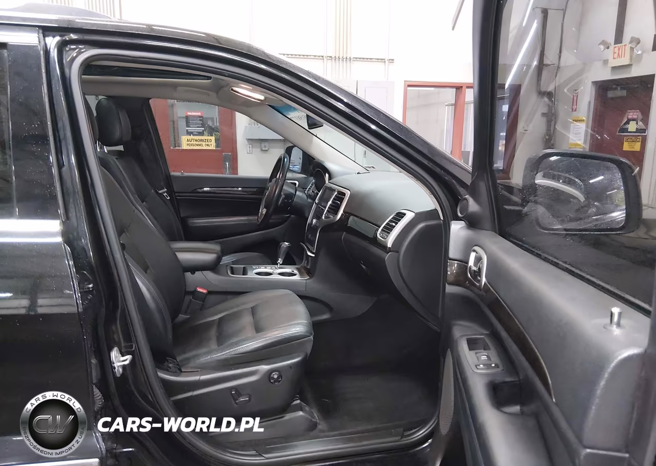 2012 Jeep Grand Cherokee Laredo VIN:1C4RJFAG0CC360777 - 5