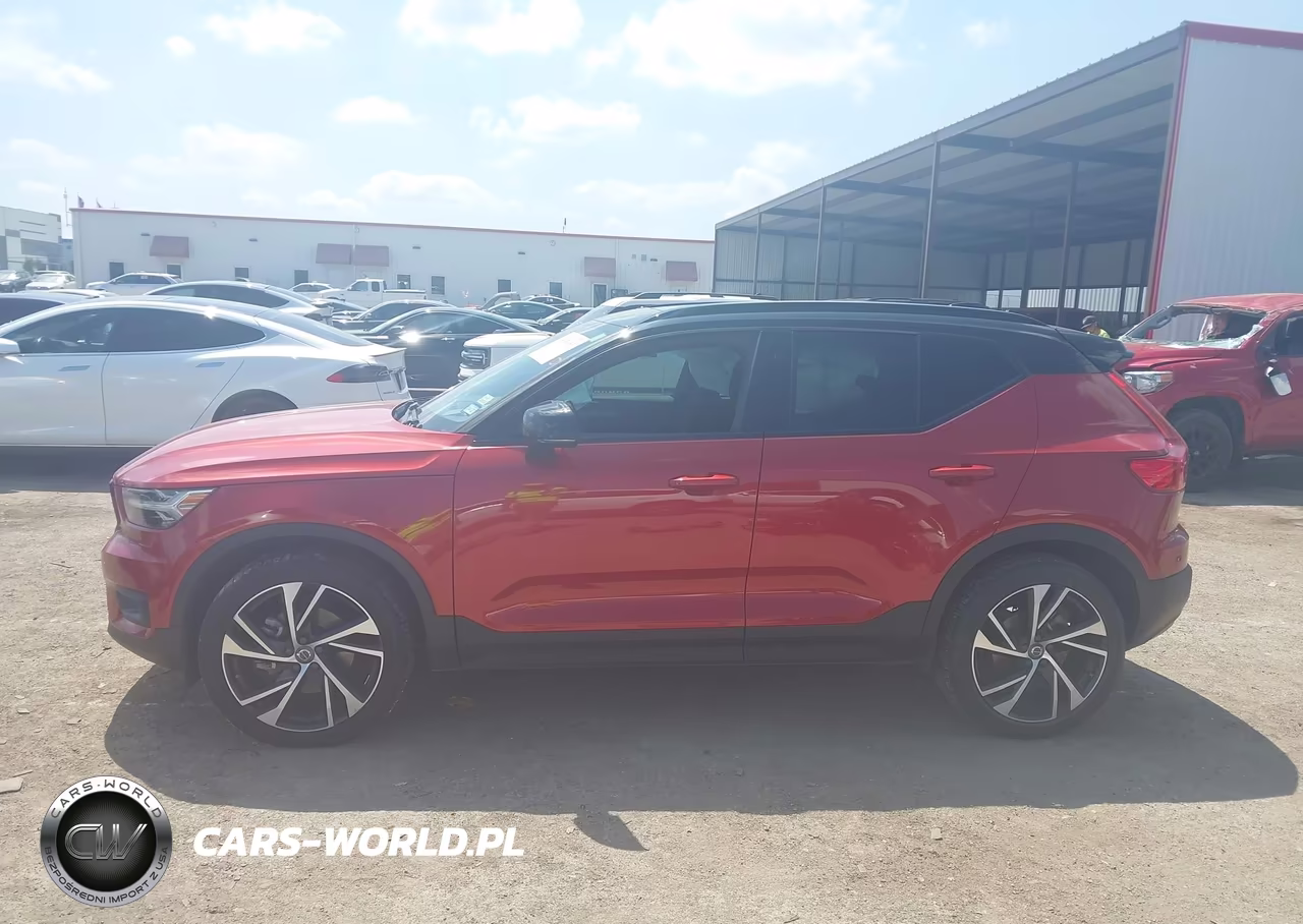 2021 Volvo Xc40 T5 R-Design VIN:YV4162UM0M2466465 - 14