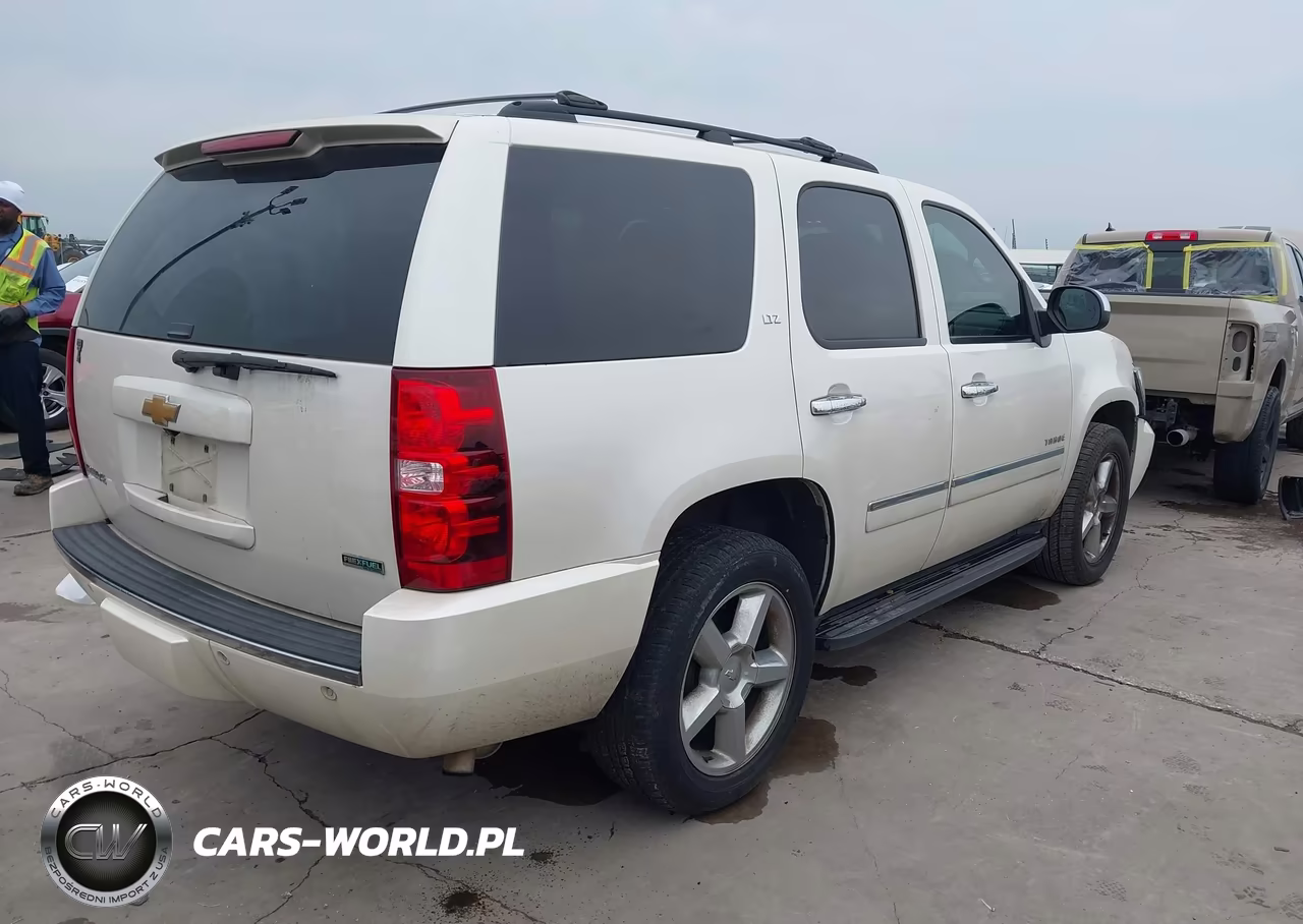 2012 Chevrolet Tahoe Ltz VIN:1GNSCCE05CR304068 - 4