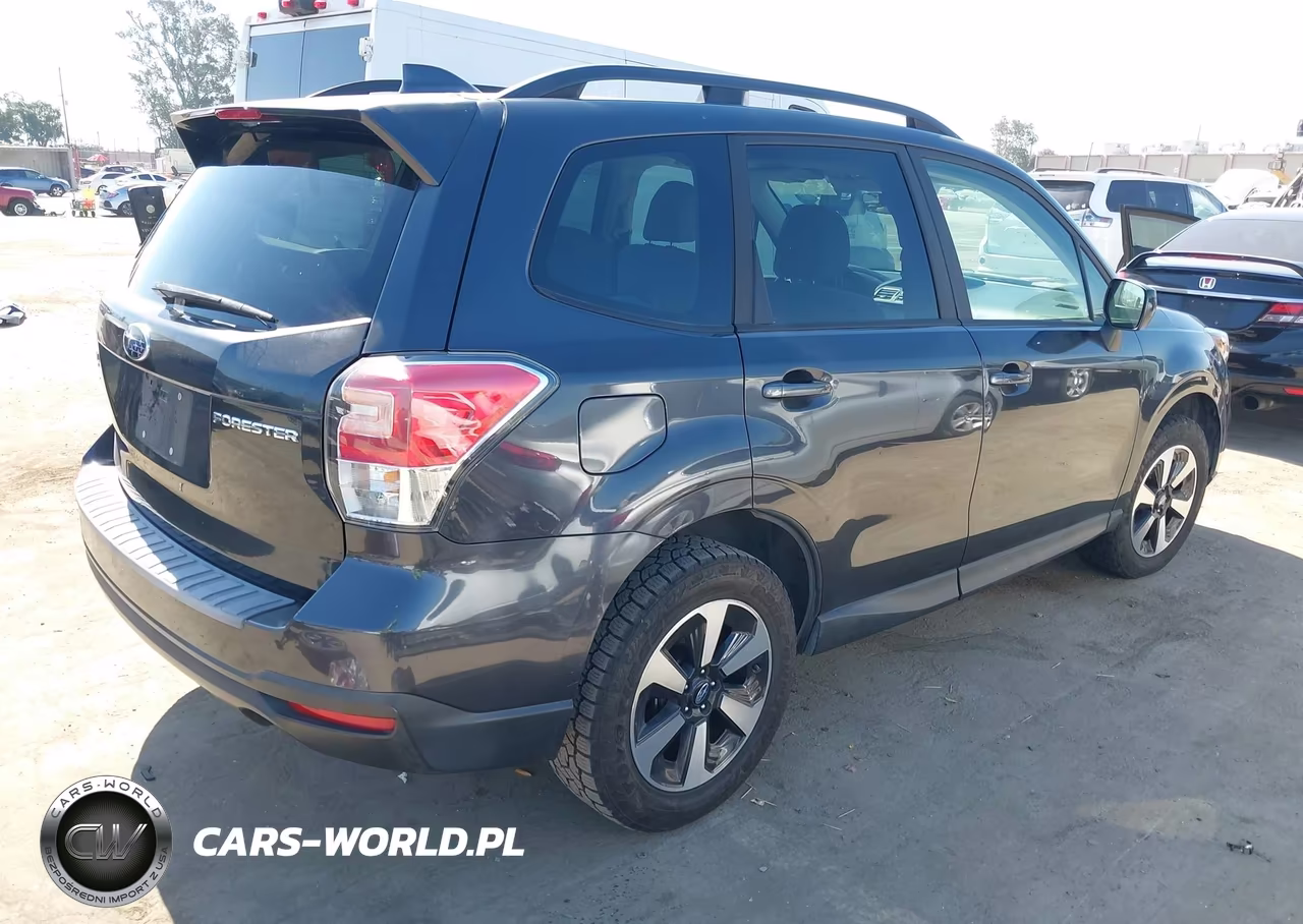 2018 Subaru Forester 2.5I Premium VIN:JF2SJAGC3JH429133 - 4