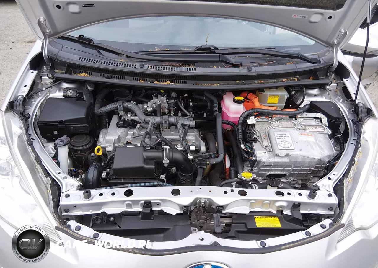 2013 Toyota Prius C Three VIN:JTDKDTB37D1551340 - 10