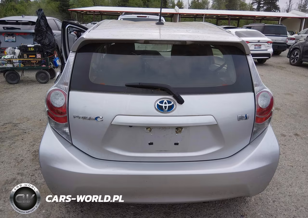 2013 Toyota Prius C Three VIN:JTDKDTB37D1551340 - 16