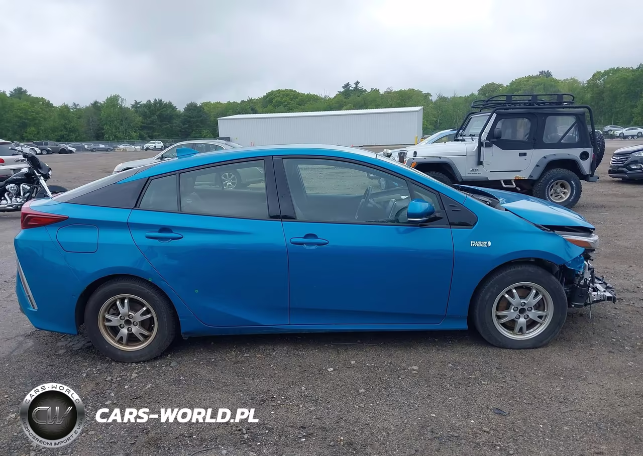 2020 Toyota Prius Prime Limited VIN:JTDKARFP4L3135774 - 14