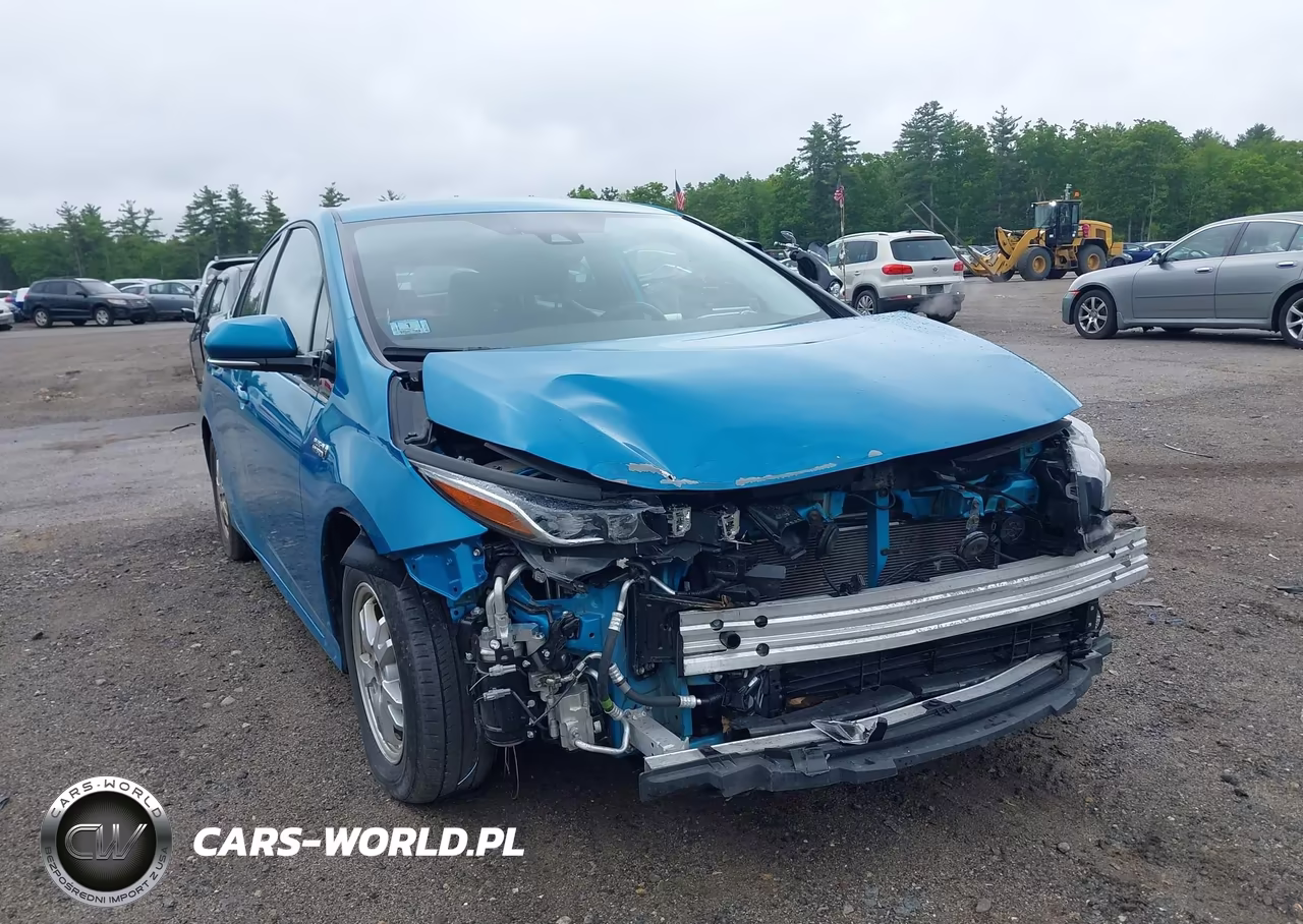 2020 Toyota Prius Prime Limited VIN:JTDKARFP4L3135774 - 6