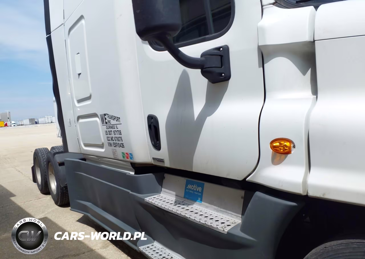 2014 Freightliner Cascadia 125 VIN:3AKJGLD55ESFV5426 - 17