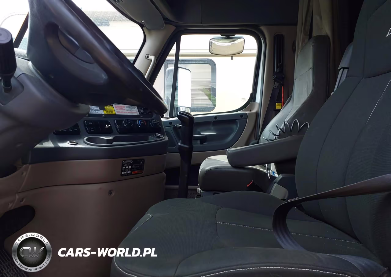 2014 Freightliner Cascadia 125 VIN:3AKJGLD55ESFV5426 - 7