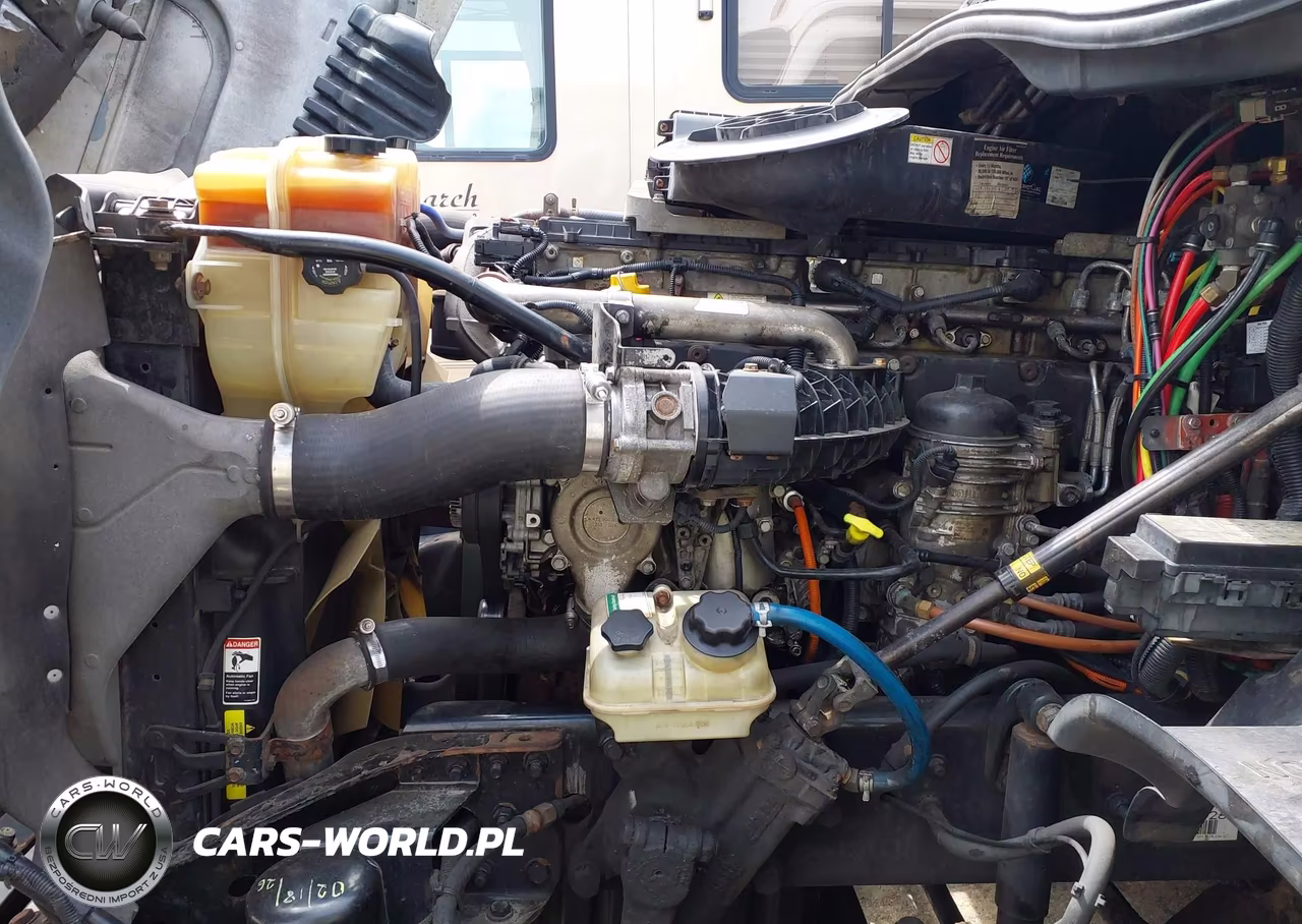 2014 Freightliner Cascadia 125 VIN:3AKJGLD55ESFV5426 - 9