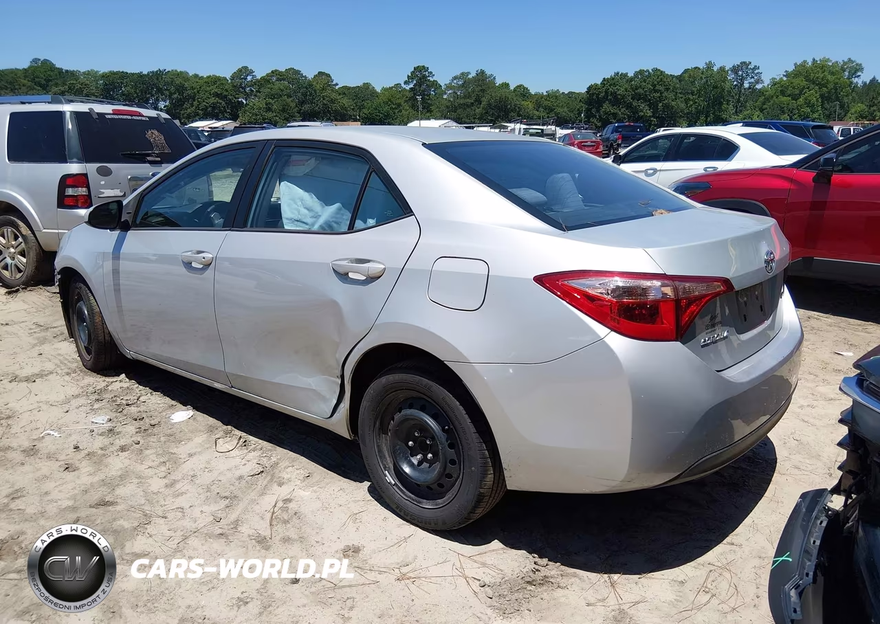 2019 Toyota Corolla Le VIN:2T1BURHE6KC243421 - 3