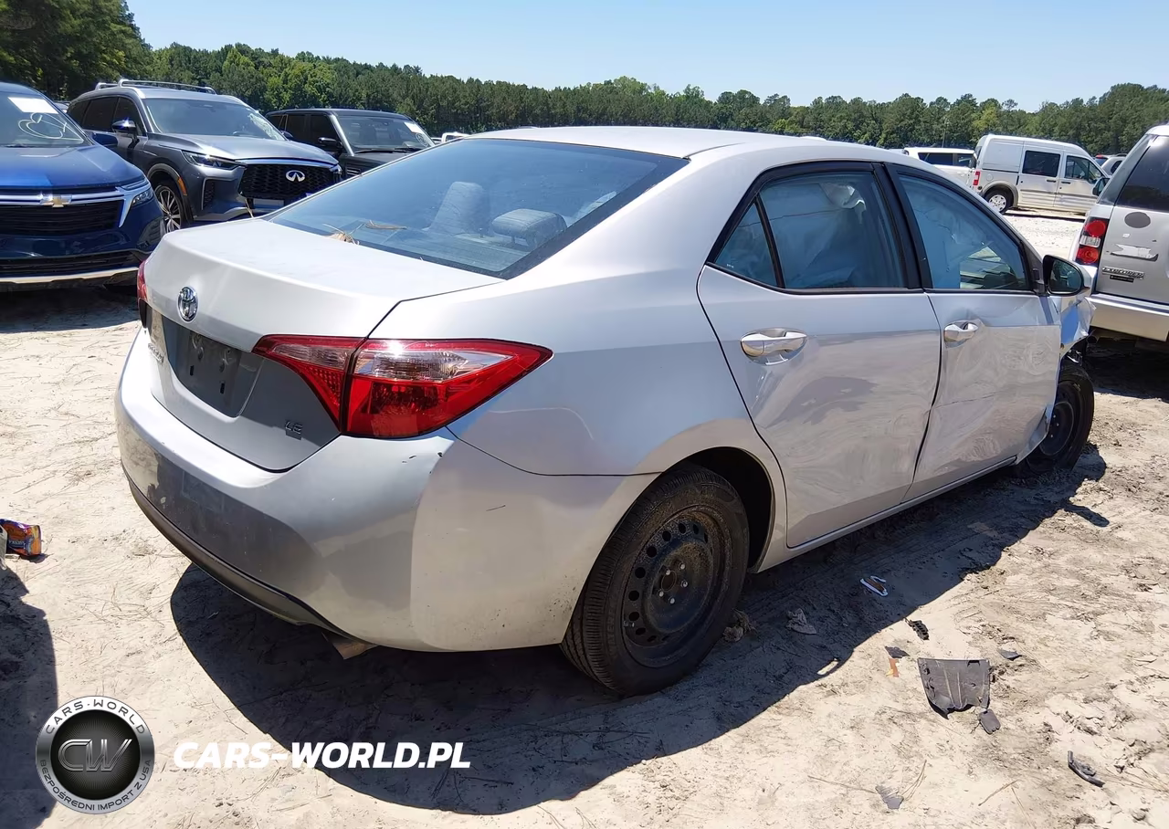 2019 Toyota Corolla Le VIN:2T1BURHE6KC243421 - 4