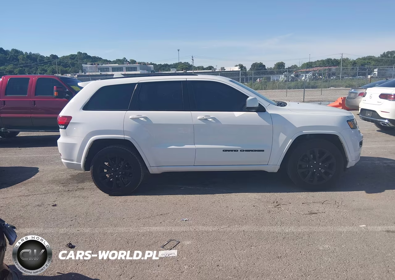 2019 Jeep Grand Cherokee Altitude 4X4 VIN:1C4RJFAG6KC794555 - 13