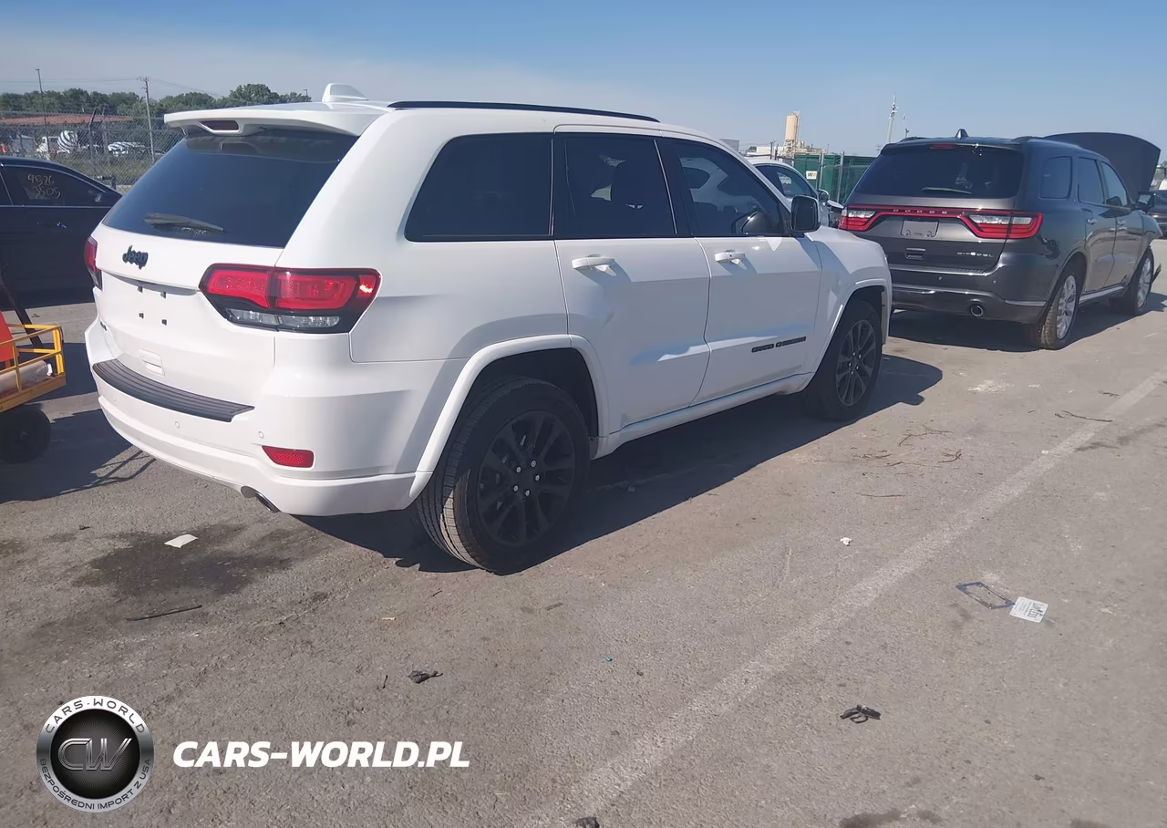 2019 Jeep Grand Cherokee Altitude 4X4 VIN:1C4RJFAG6KC794555 - 4