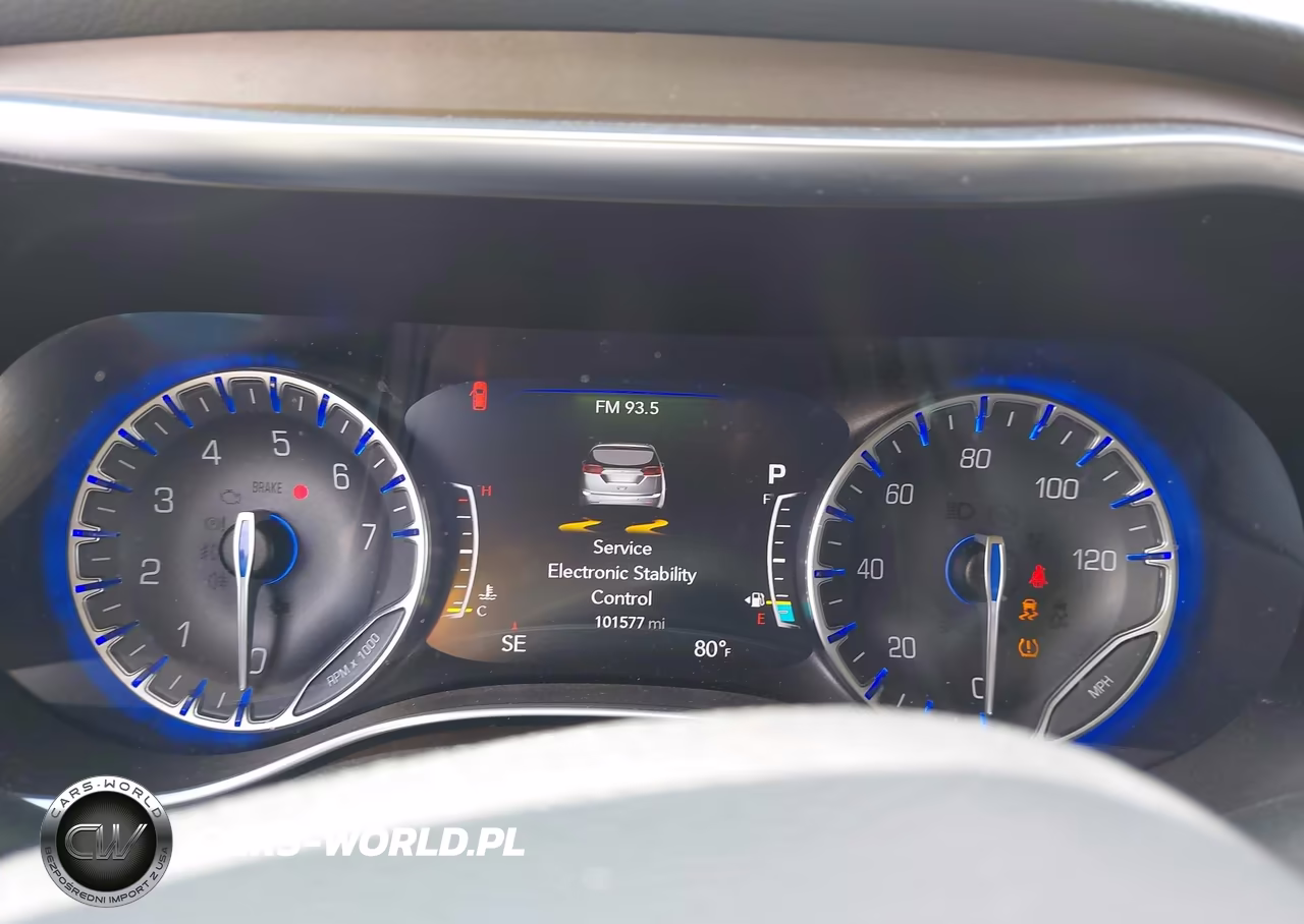 2017 Chrysler Pacifica Touring-L Plus VIN:2C4RC1EG7HR811192 - 7