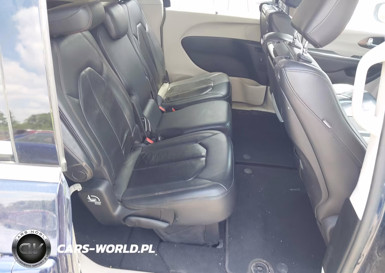 2017 Chrysler Pacifica Touring-L Plus VIN:2C4RC1EG7HR811192 - 8