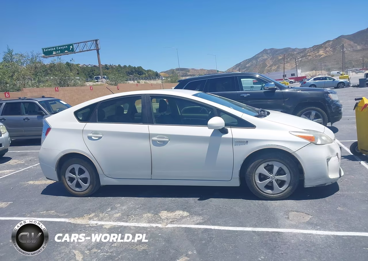 2012 Toyota Prius Four VIN:JTDKN3DU4C1550549 - 13